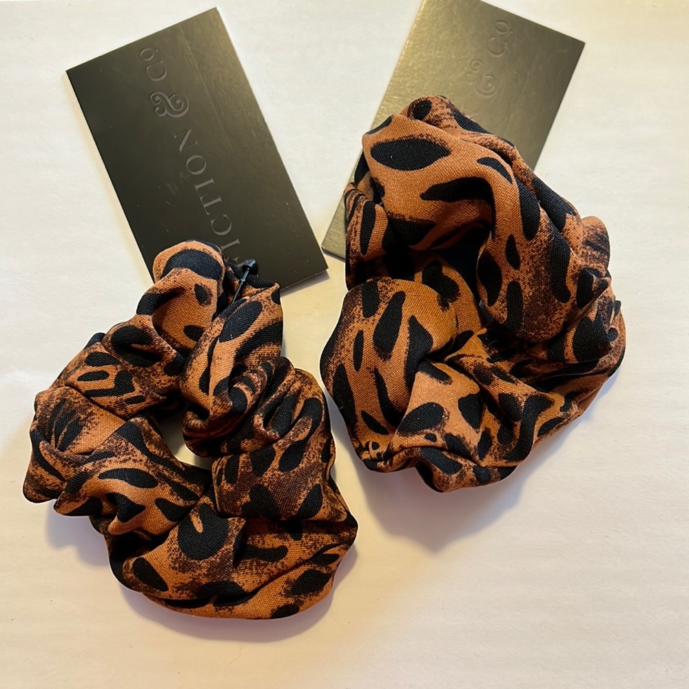 Hair scrunchies. NWT. Leopard.